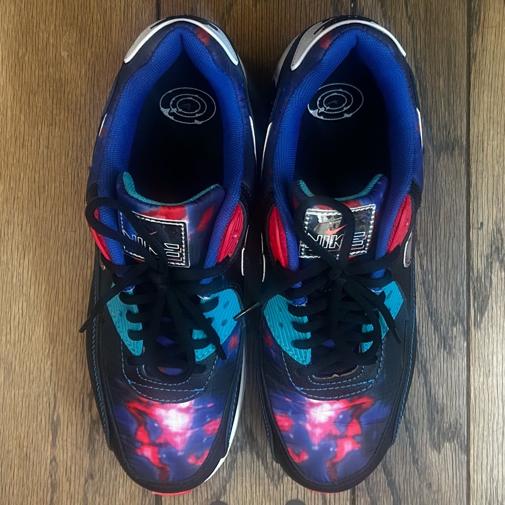 Nike Air Max 90’s Supernova 9.5 Men is an 11 in Women - Picture 3 of 7